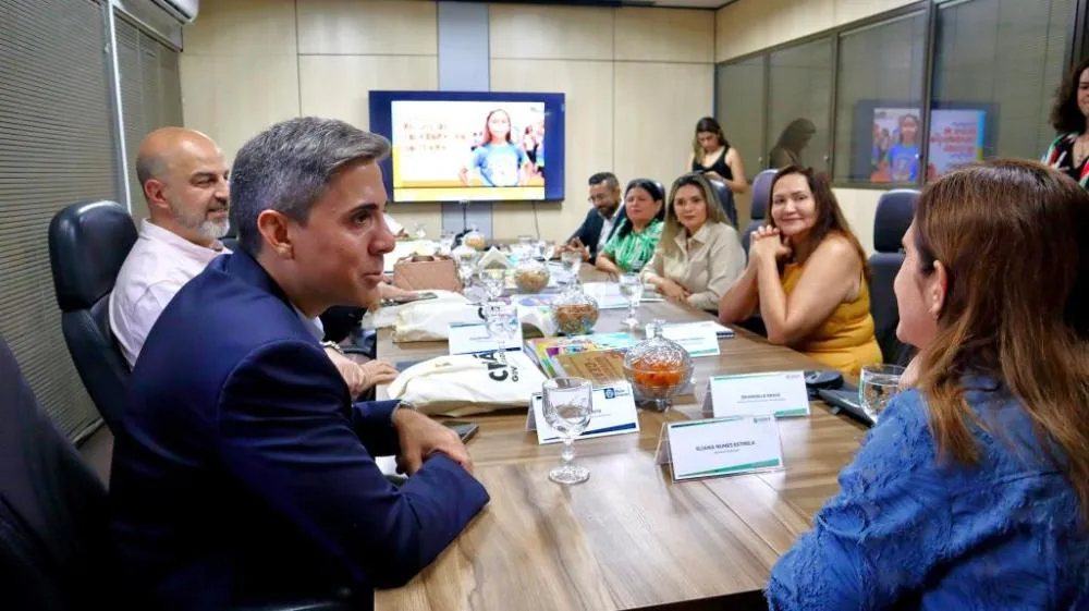 Secretarias de Educação de MT e CE compartilham experiências para aprimorar ensino na rede municipal